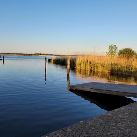 4 Sterne Dtv Floating House 호텔 Kröslin 외부 사진