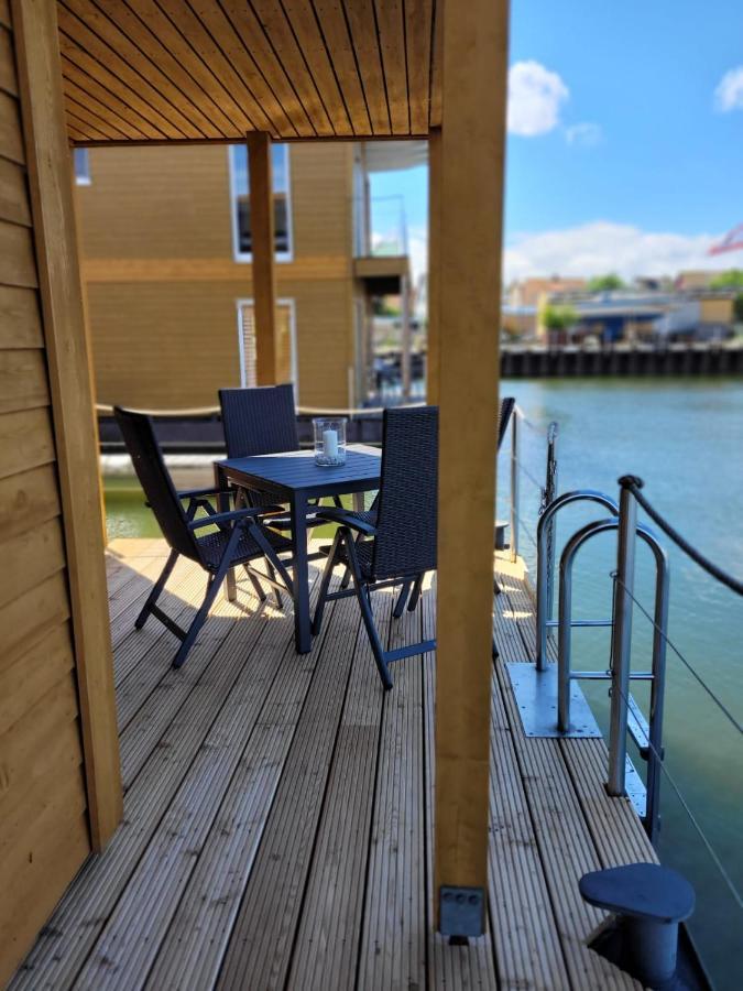 4 Sterne Dtv Floating House 호텔 Kröslin 외부 사진